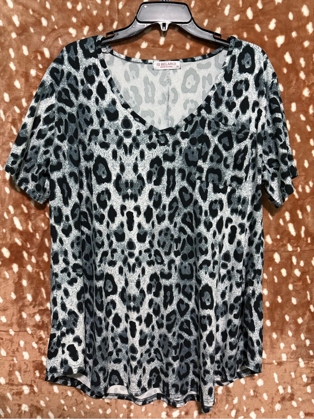 Black & Gray Leopard V-Neck Short Sleeve Top